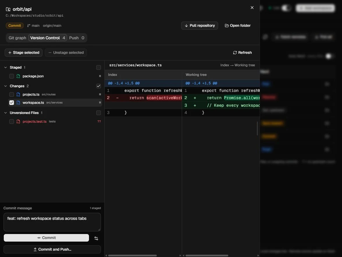 نمای Version Control در GitOrbit با تغییرات فایل و فرم کامیت